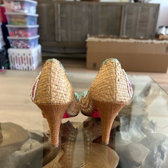 Betsey Johnston raffia heels - Picture 6 of 9